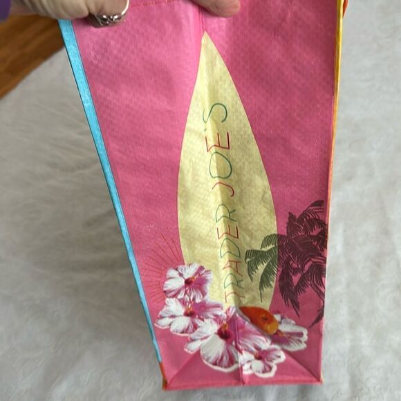 Trader Joe’s Plastic Reusable Shopping Tote Bag 6 Gallon Florida - Picture 5 of 14